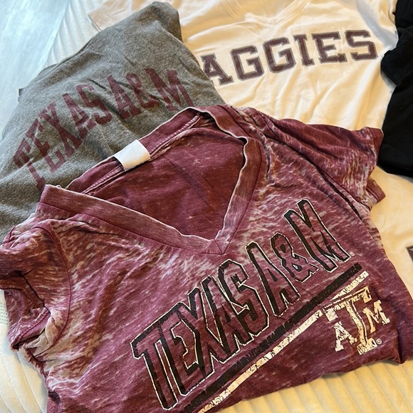 👚SOLD 👚 Texas A&M Tshirt Lot Short and Long Sleeve Women’s XS - Picture 3 of 13